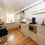 Church View 2 Large En Bedrooms With King Size Beds & Smart Tv Richmond (North Yorkshire)