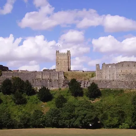 Church View 2 Large En Bedrooms With King Size Beds & Smart Tv Apartment Richmond (North Yorkshire)
