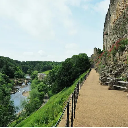 Church View 2 Large En Bedrooms With King Size Beds & Smart Tv