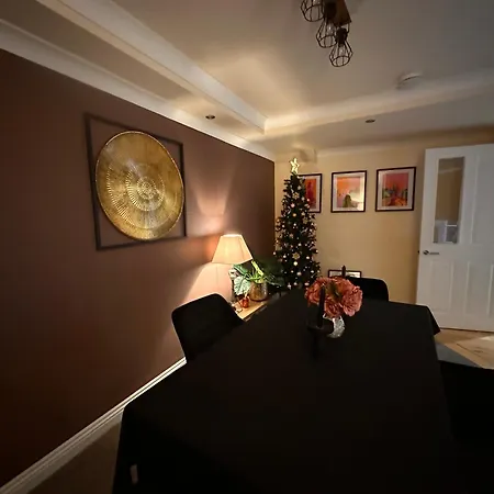 Church View 2 Large En Bedrooms With King Size Beds & Smart Tv 里士满