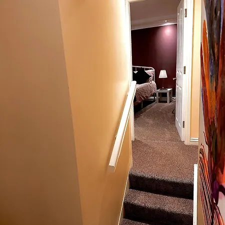 Church View 2 Large En Bedrooms With King Size Beds & Smart Tv *