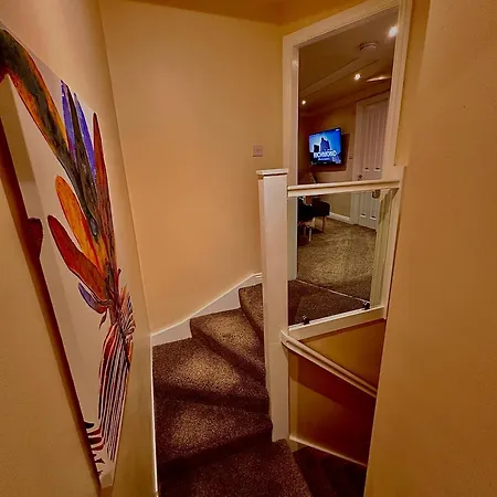Church View - Spacious, 2 Bed Ensuite Luxury In Town Centre 아파트 *