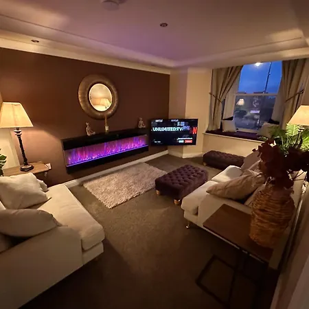 Church View 2 Large En Bedrooms With King Size Beds & Smart Tv Apartment Richmond (North Yorkshire)