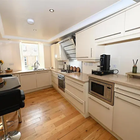 Church View - Spacious, 2 Bed Ensuite Luxury In Town Centre 리치먼드