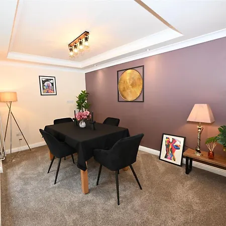 Church View - Spacious, 2 Bed Ensuite Luxury In Town Centre * 리치먼드