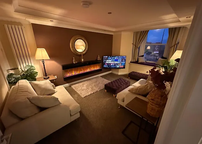 Church View 2 Large En Bedrooms With King Size Beds & Smart Tv * Richmond (North Yorkshire)