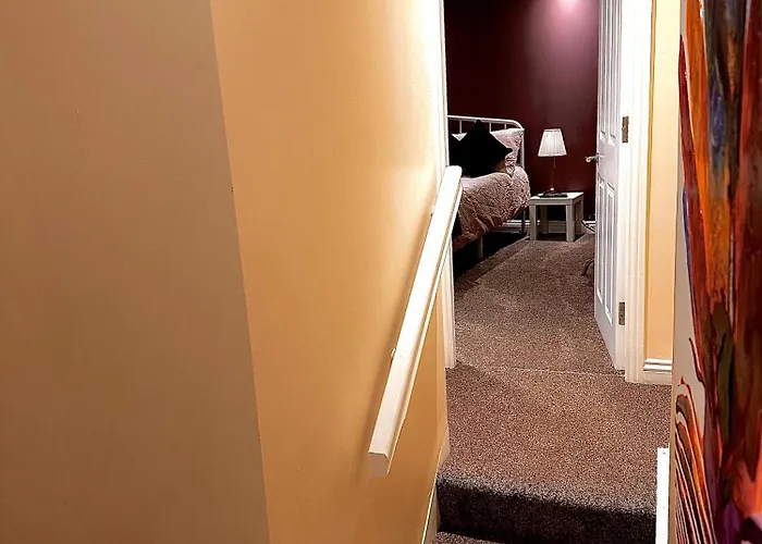 Church View 2 Large En Bedrooms With King Size Beds & Smart Tv *