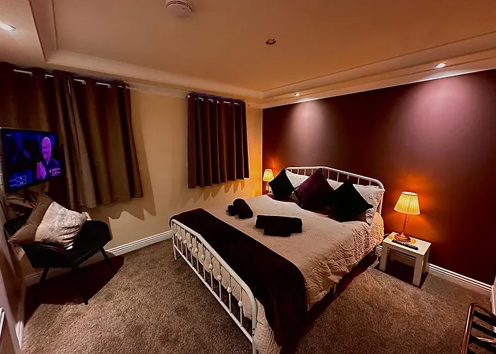 Church View 2 Large En Bedrooms With King Size Beds & Smart Tv Apartment *