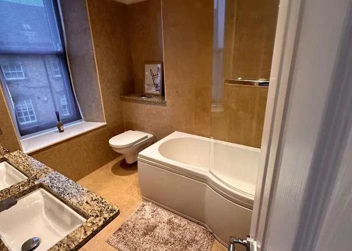 Church View 2 Large En Bedrooms With King Size Beds & Smart Tv Richmond (North Yorkshire)